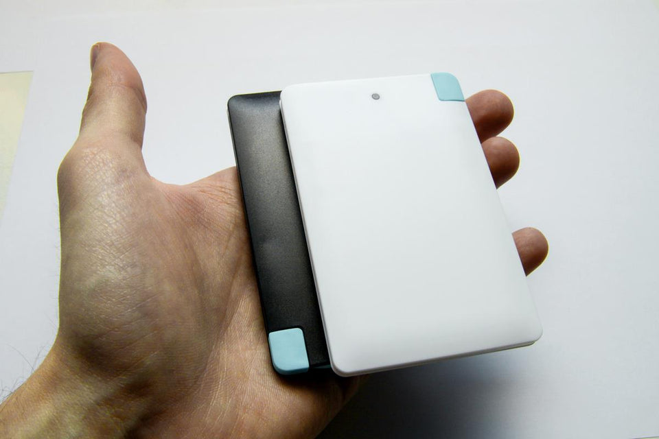 WORLD'S SLIMMEST CREDIT CARD SHAPE POWER BANK